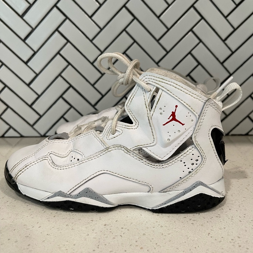 Boys Jordans True Flight size 13.5